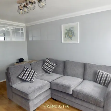 Cheerful 2 Bed Holiday Chalet With Gated Decking Hemsby Exterior photo